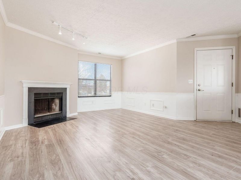 2733 Greystone Drive, Unit D, Columbus, OH 43220 Photo 8