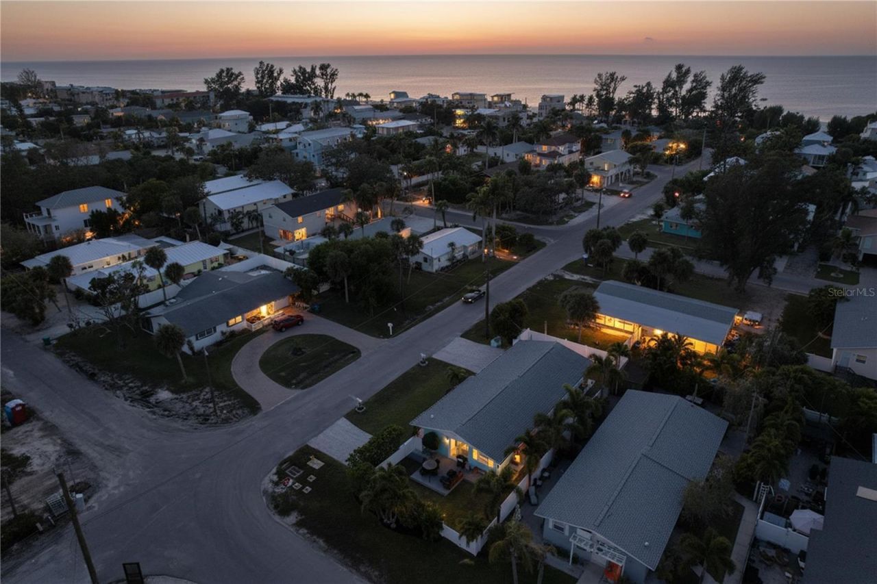 304 29th Street, Unit A, Holmes Beach, FL 34217 Photo