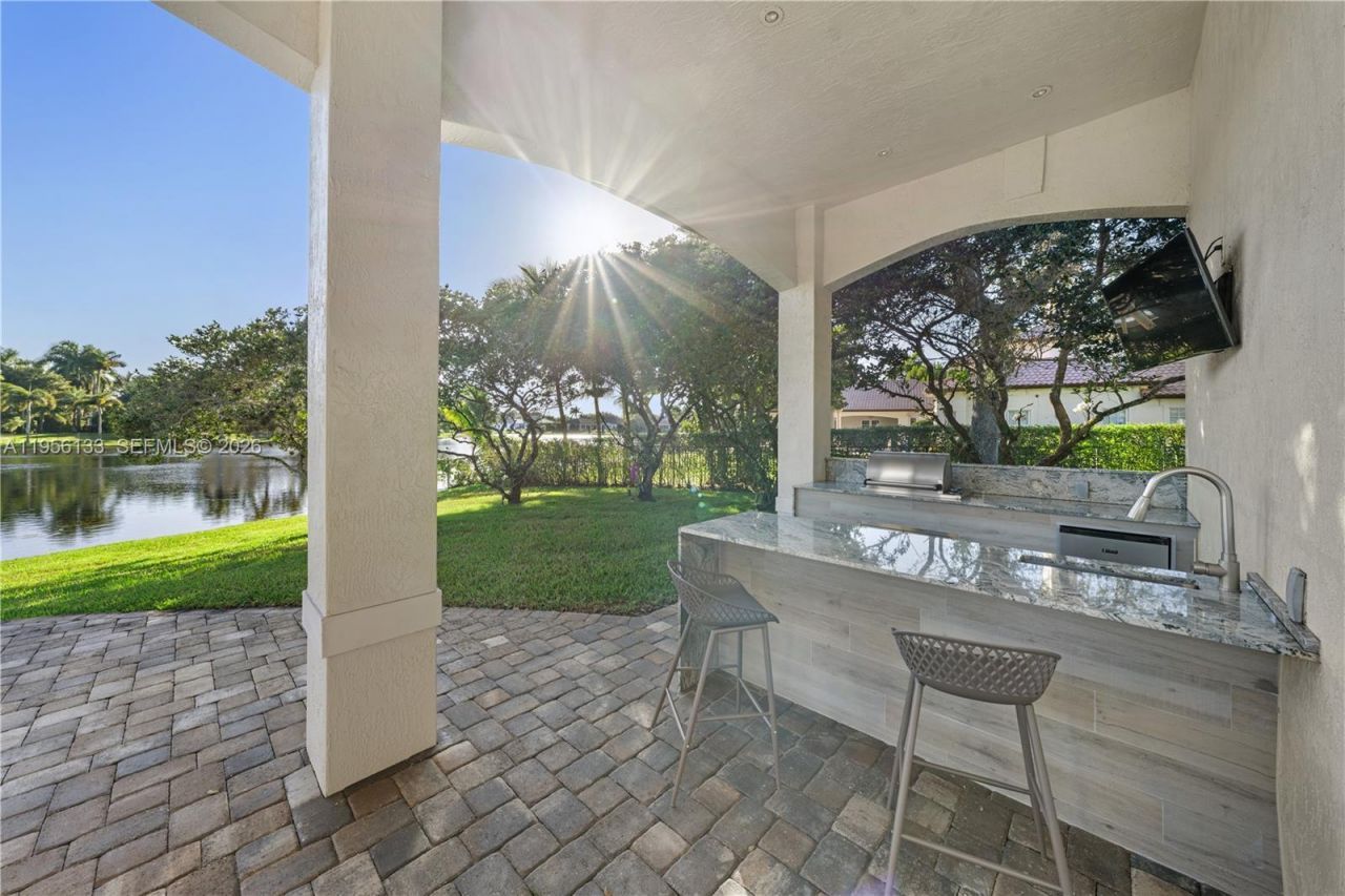 12620 N Winners Cir, Davie, FL 33330 Photo