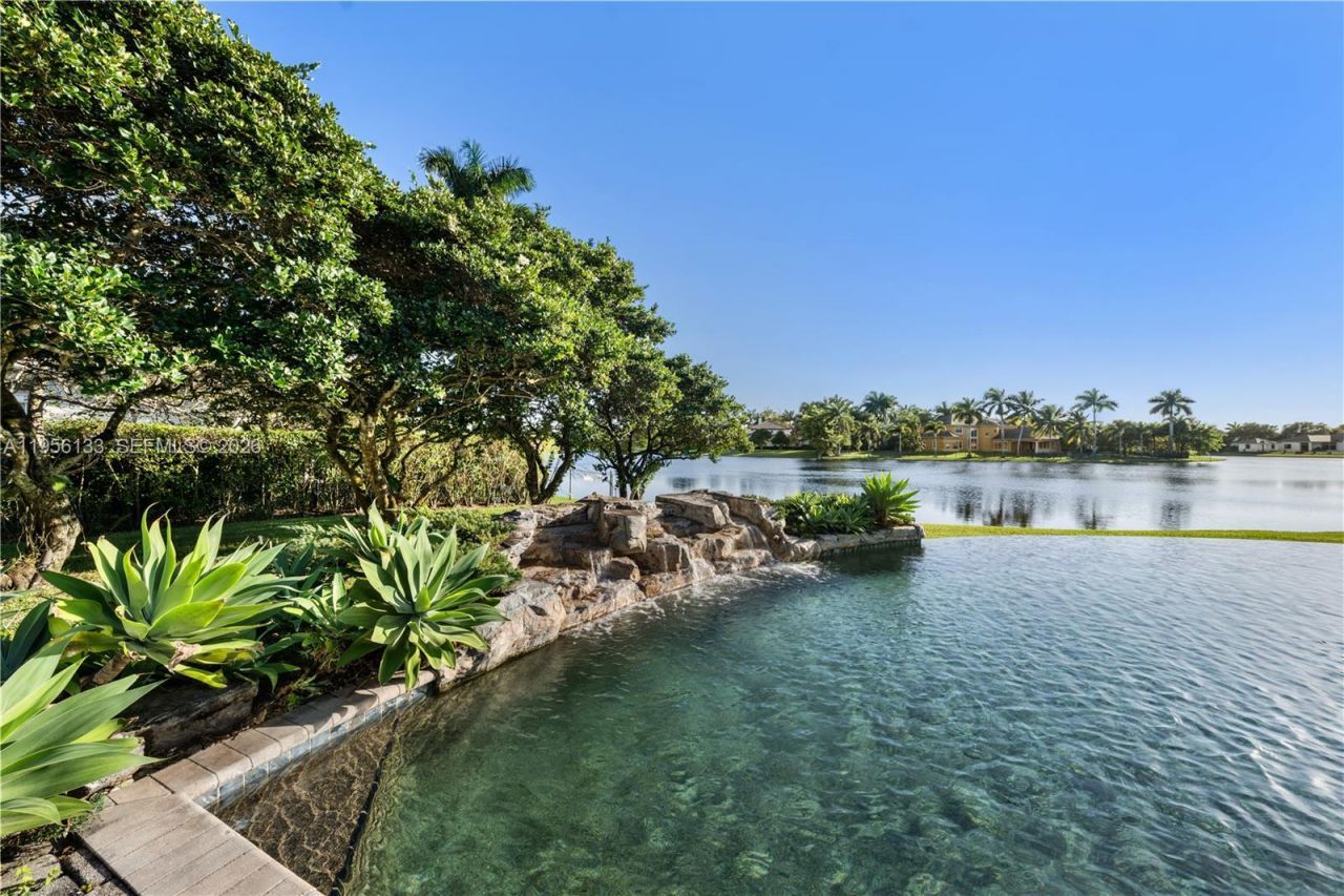 12620 N Winners Cir, Davie, FL 33330 Photo