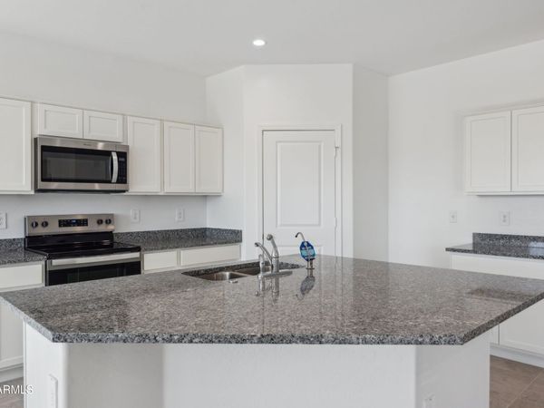 1561 E GLAZIER Drive, Casa Grande, AZ 85122