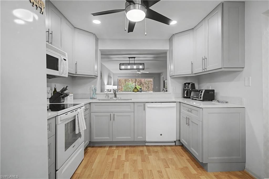 741 Landover Cir, Unit 102, Naples, FL 34104 Photo