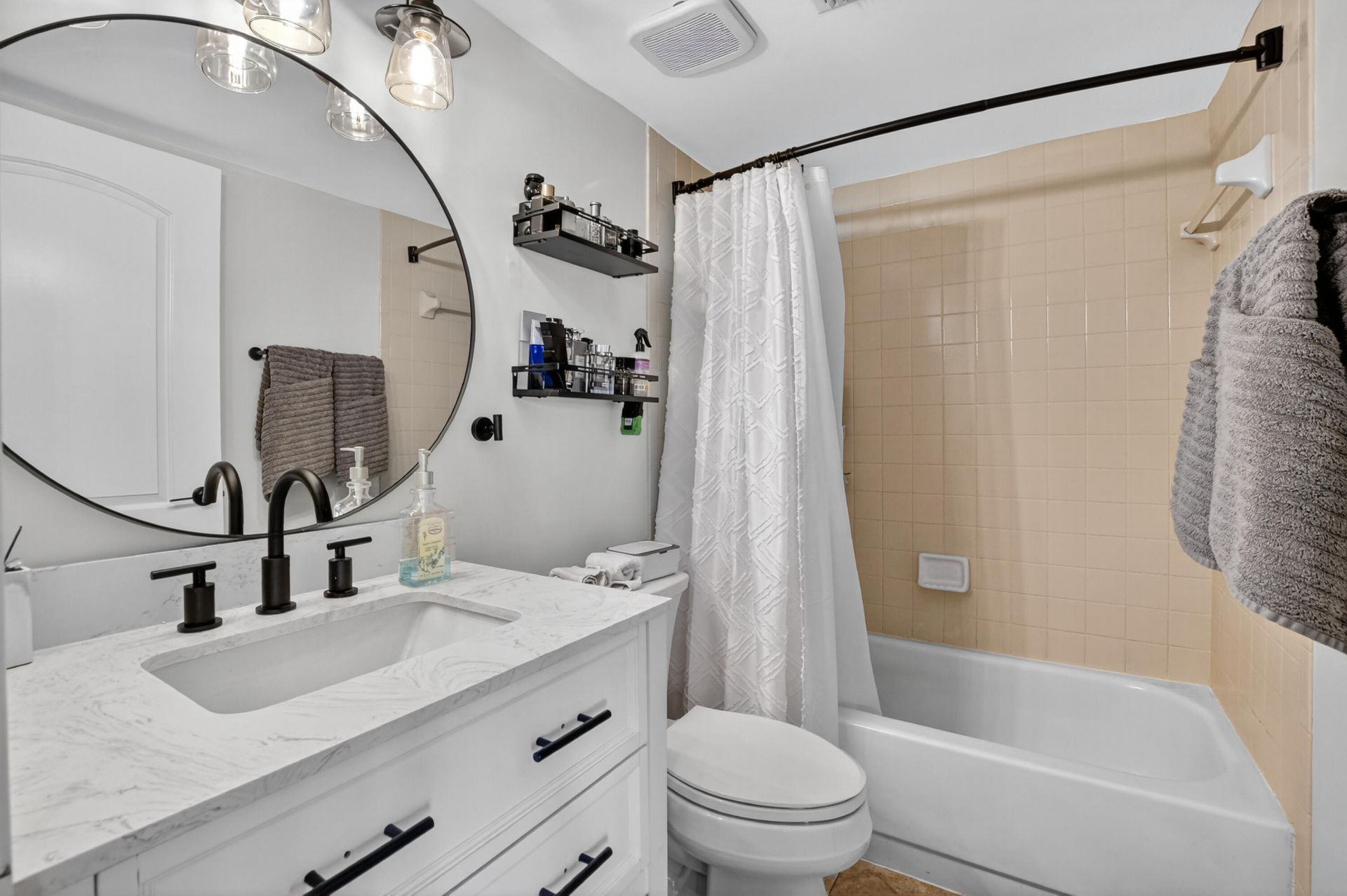 4005 Village Drive, Unit B, Delray Beach, FL 33445 Photo