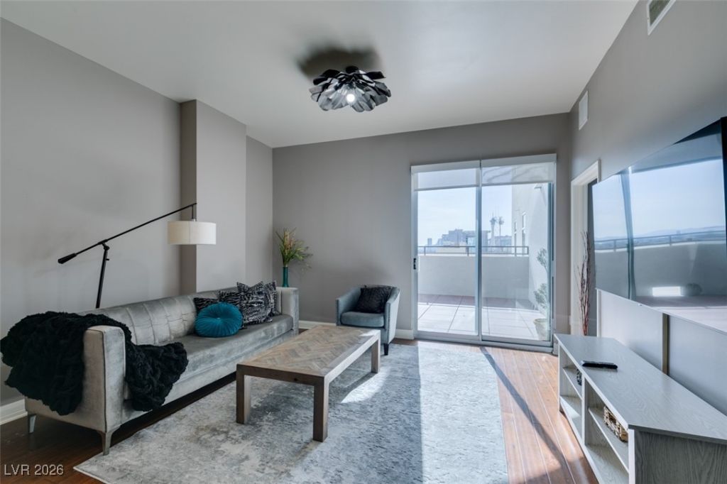150 Las Vegas Boulevard, Unit 807, Las Vegas, NV 89101 Main Photo
