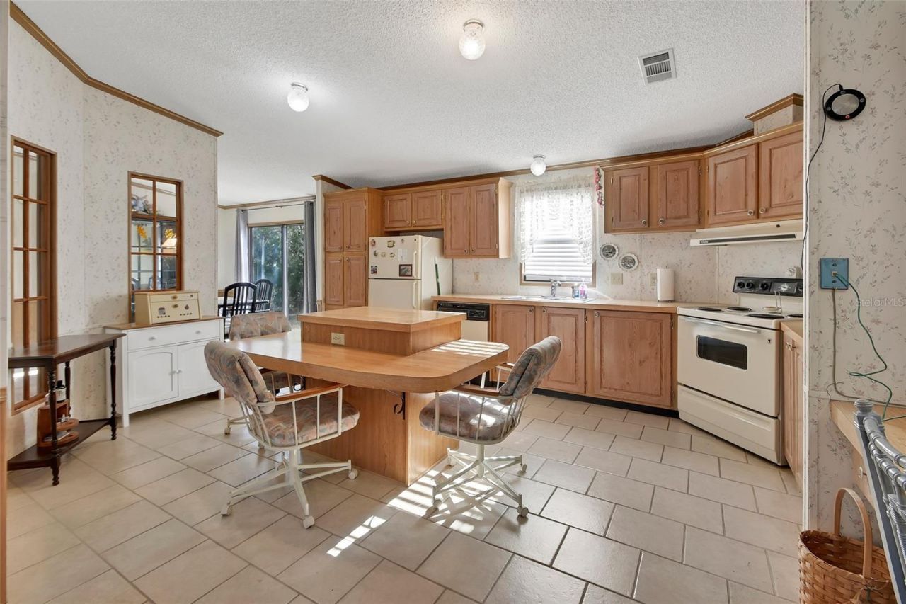 27130 Fishermans Road, Paisley, FL 32767 Photo