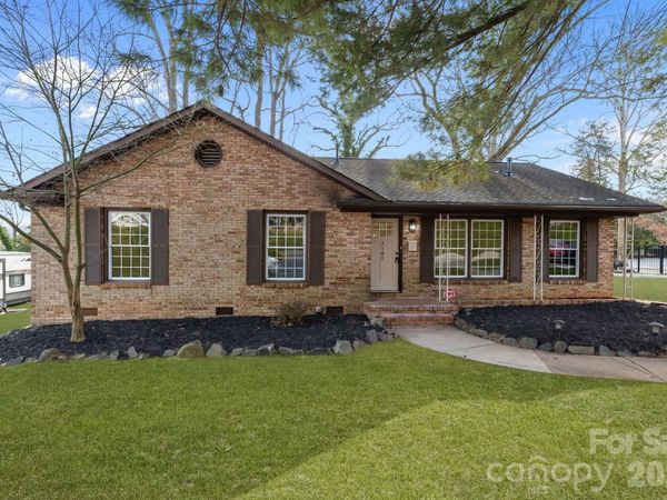 7101 Woodstock Drive, Charlotte, NC 28210