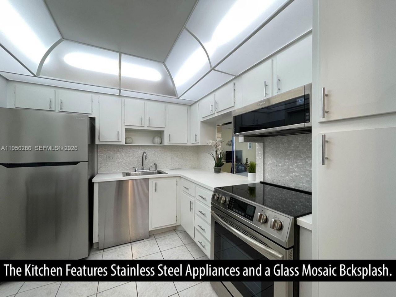 1825 S Ocean Drive, Unit 912, Hallandale Beach, FL 33009 Photo