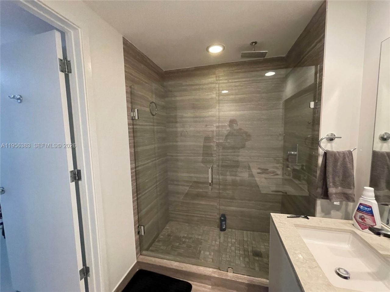 1010 Brickell Ave, Unit 3708, Miami, FL 33131 Photo