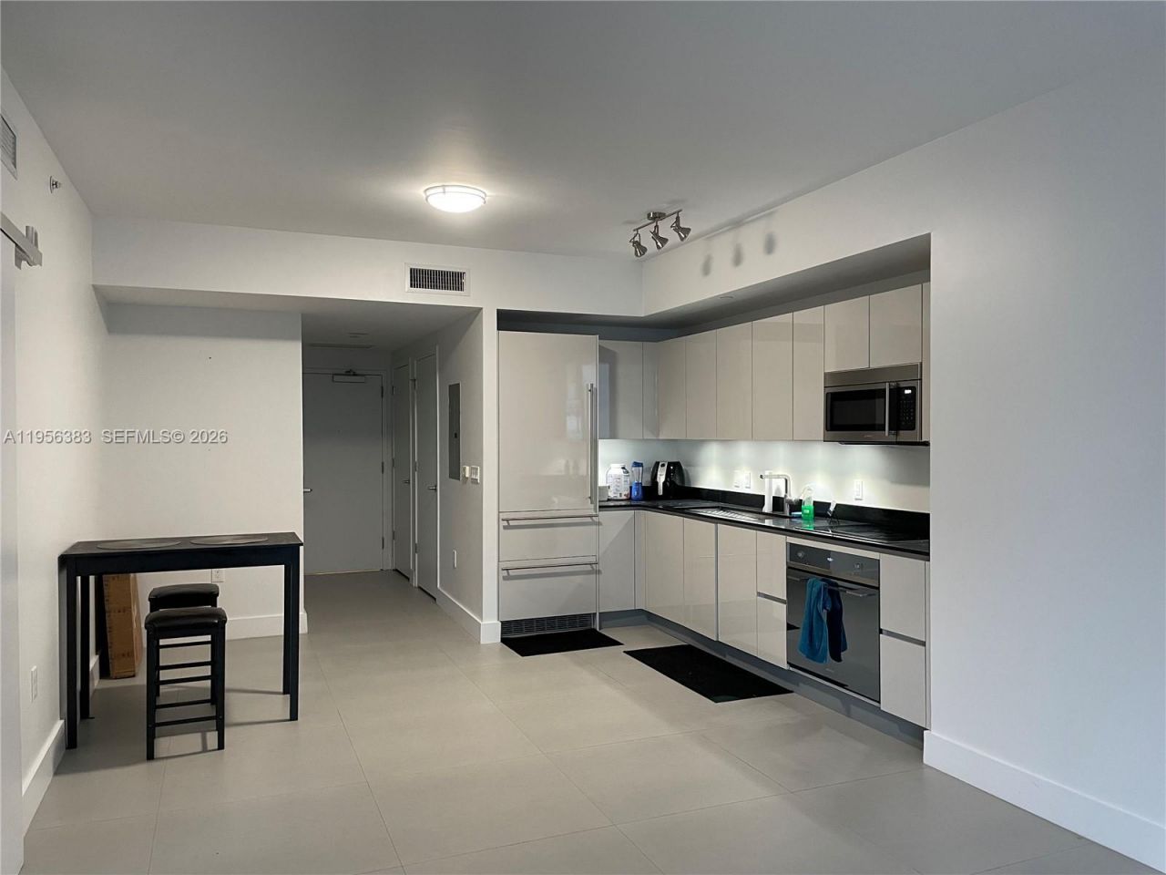 1010 Brickell Ave, Unit 3708, Miami, FL 33131 Photo