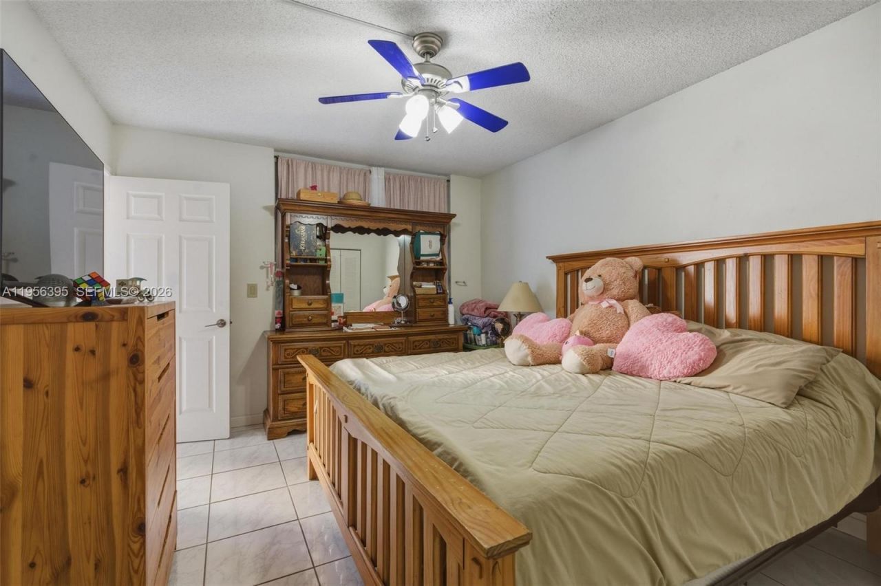 8321 NW 7th St, Unit 1-202, Miami, FL 33126 Photo