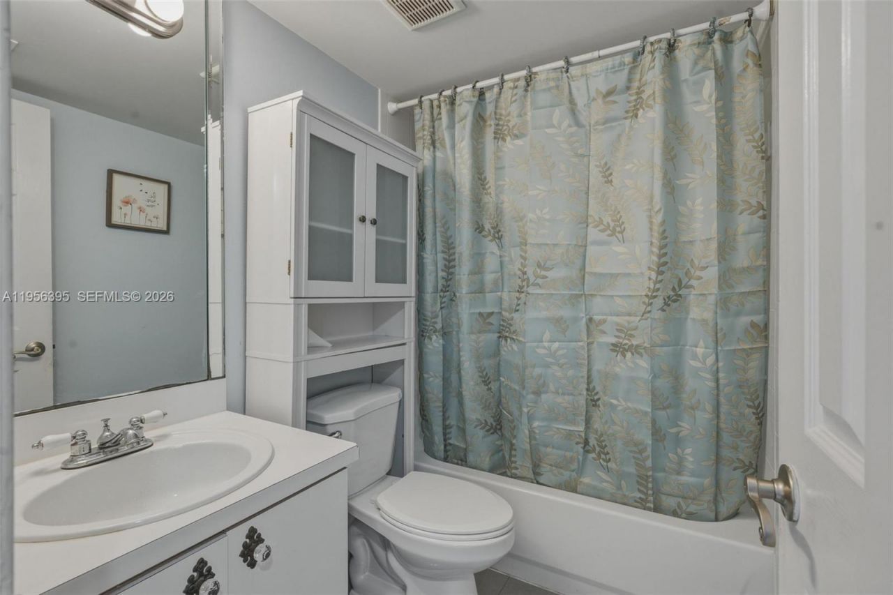 8321 NW 7th St, Unit 1-202, Miami, FL 33126 Photo