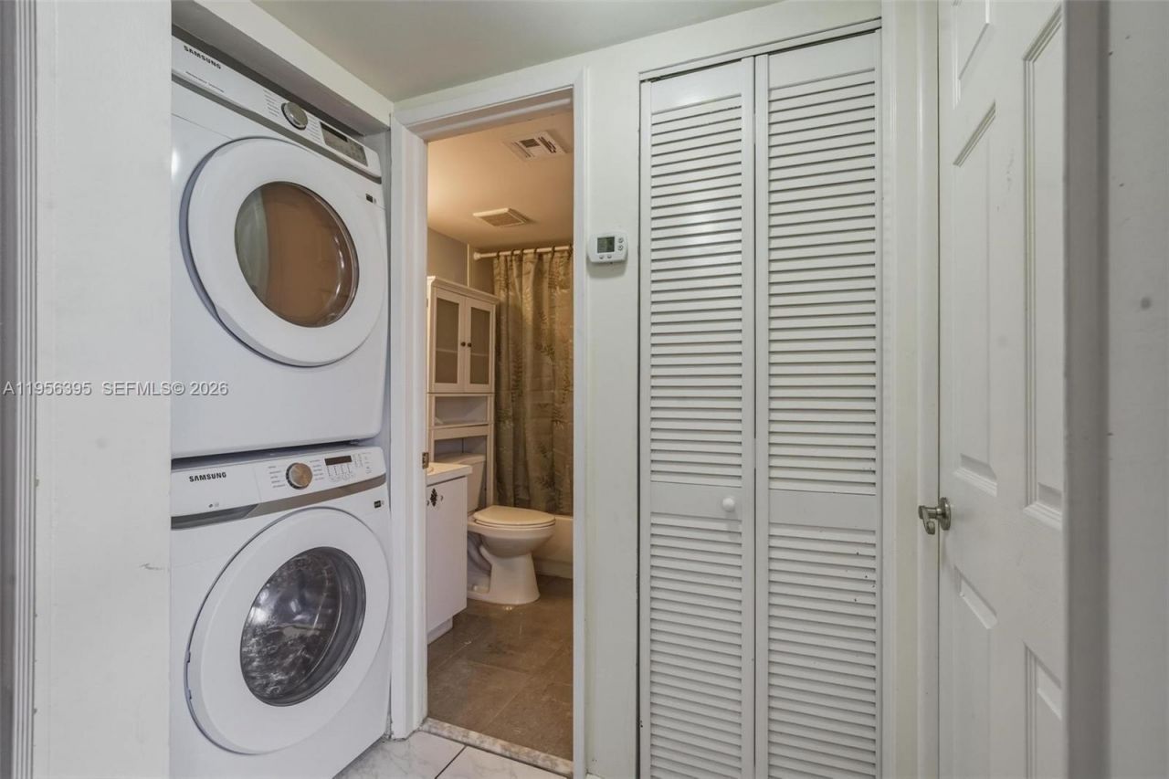 8321 NW 7th St, Unit 1-202, Miami, FL 33126 Photo