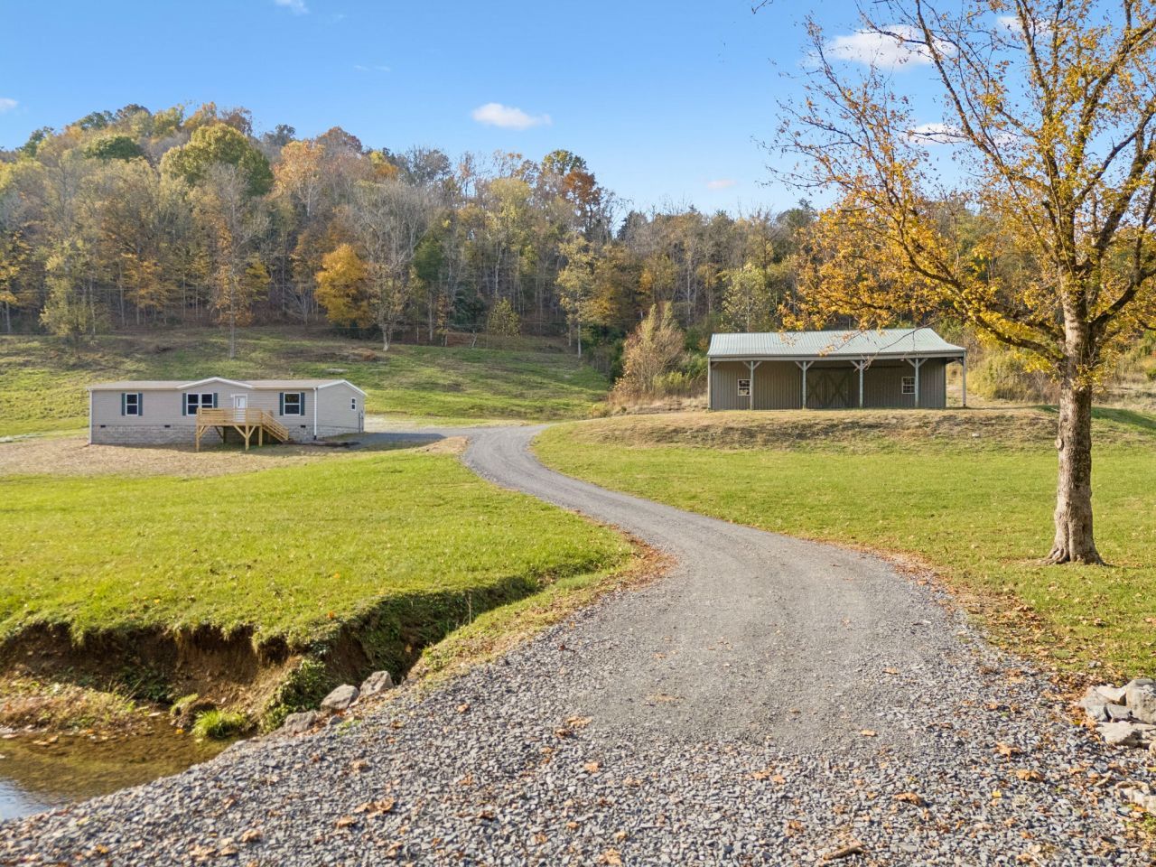 825 Gaulden Hollow Rd, Lafayette, TN 37083 Main Photo