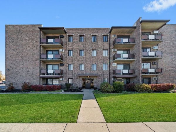 7945 S Oketo Avenue, Unit 404, Bridgeview, IL 60455