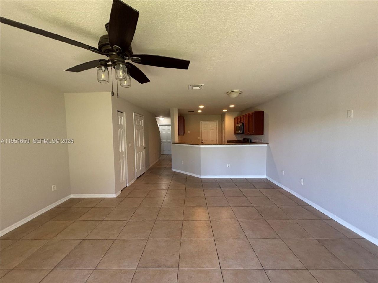 5907 Abbey Rd, Tamarac, FL 33321 Photo