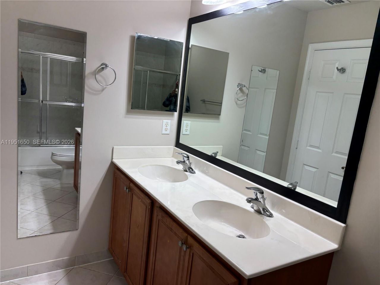 5907 Abbey Rd, Tamarac, FL 33321 Photo