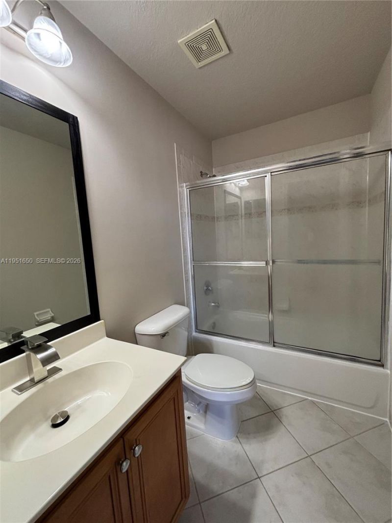 5907 Abbey Rd, Tamarac, FL 33321 Photo