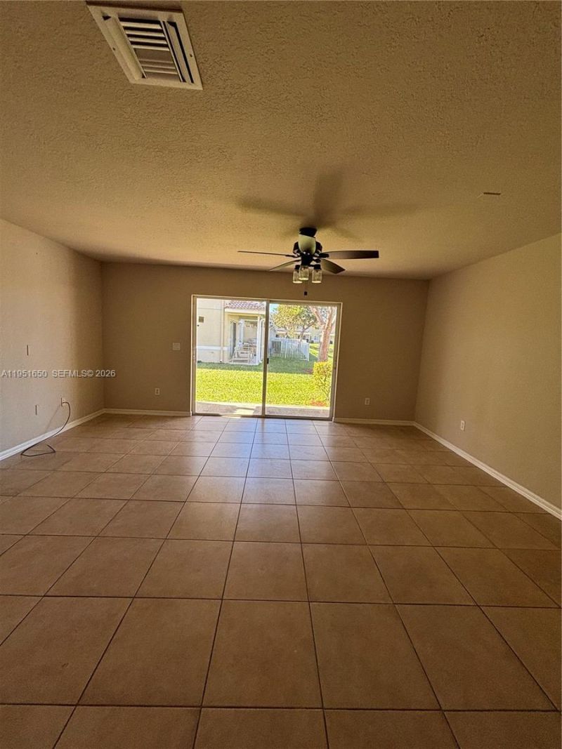 5907 Abbey Rd, Tamarac, FL 33321 Photo