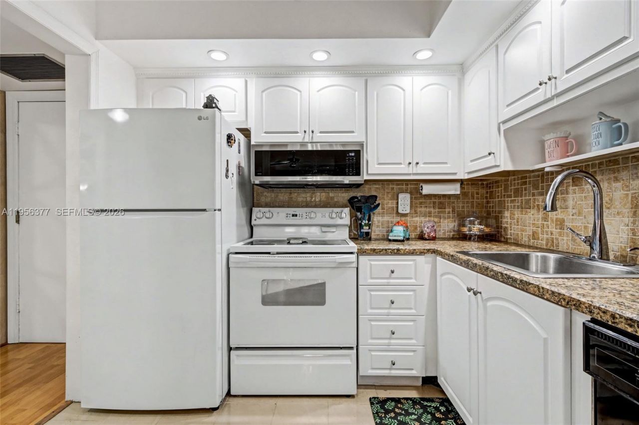 5661 SW 2nd Ct, Unit 101, Margate, FL 33068 Photo