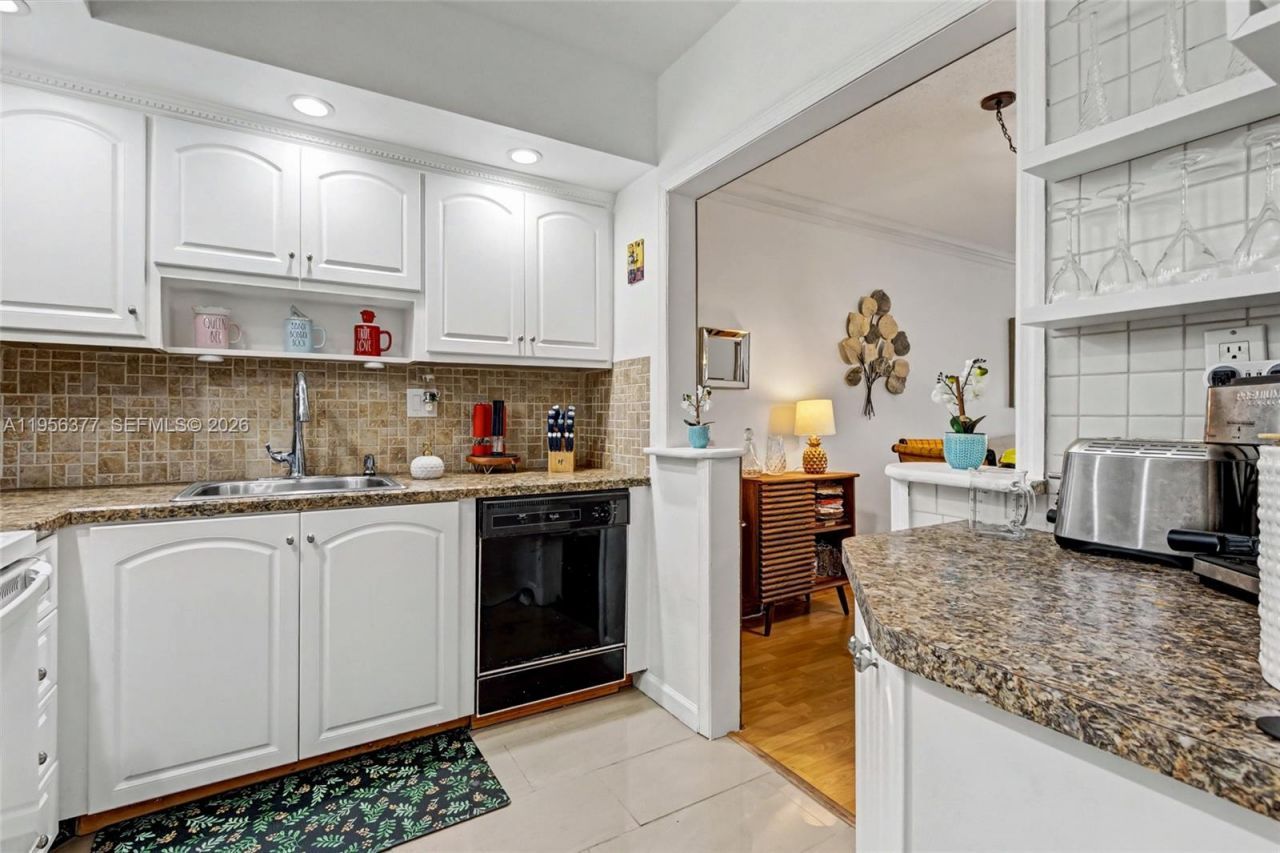 5661 SW 2nd Ct, Unit 101, Margate, FL 33068 Photo