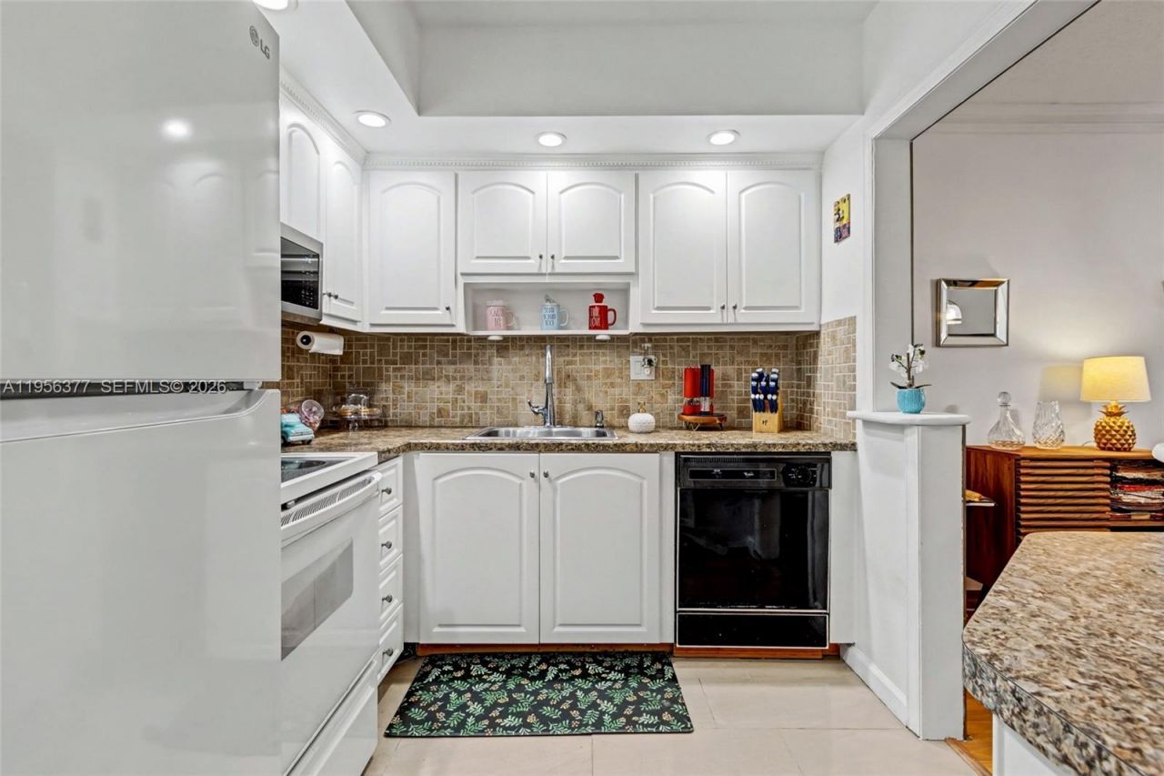 5661 SW 2nd Ct, Unit 101, Margate, FL 33068 Photo