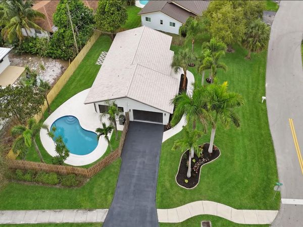 518 Linnet Cir, Delray Beach, FL 33444