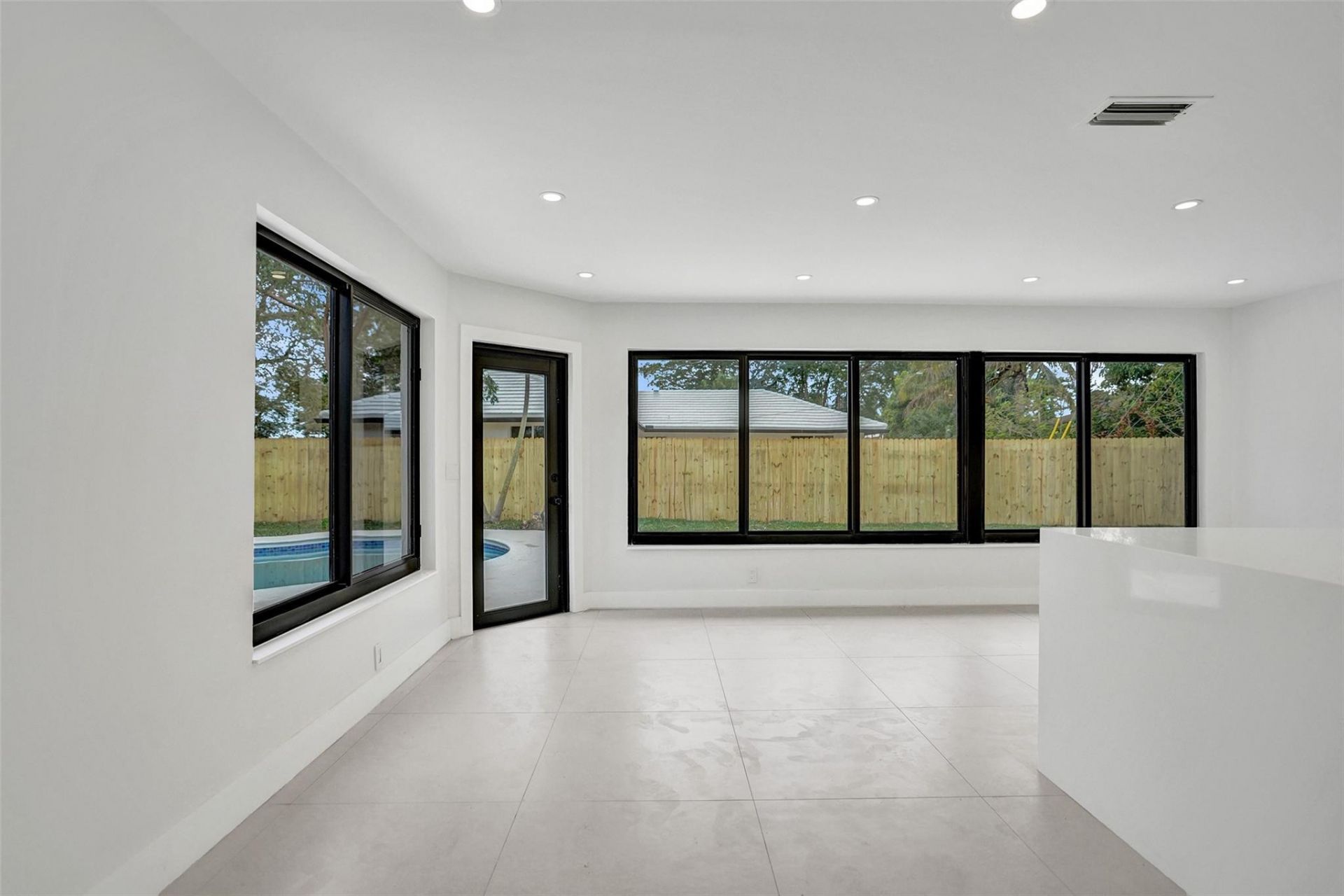 518 Linnet Cir, Delray Beach, FL 33444 Photo