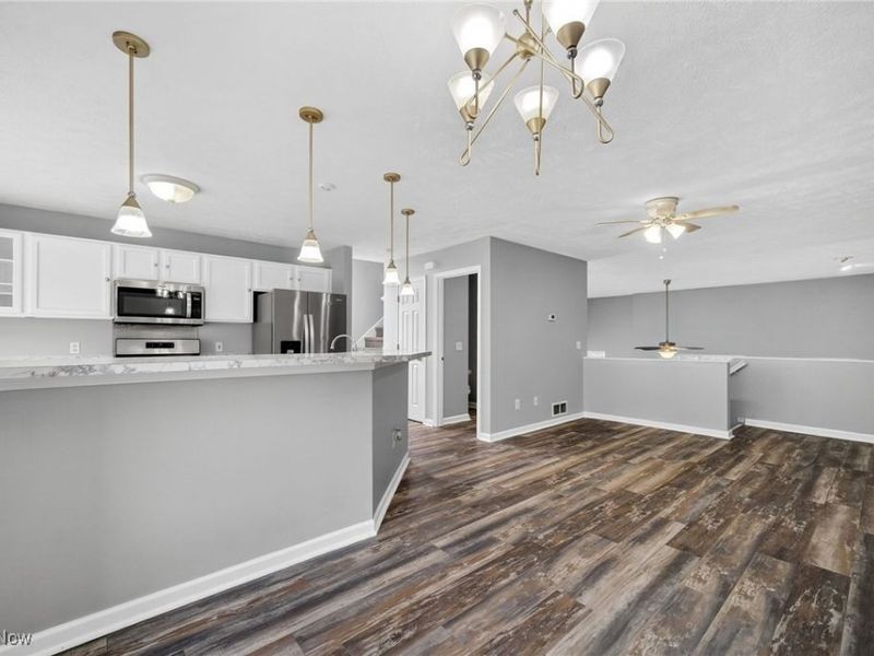 17639 Wildwood Lane, Cleveland, OH 44119 Photo 7