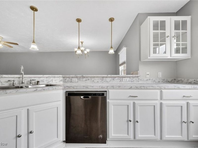 17639 Wildwood Lane, Cleveland, OH 44119 Photo 9