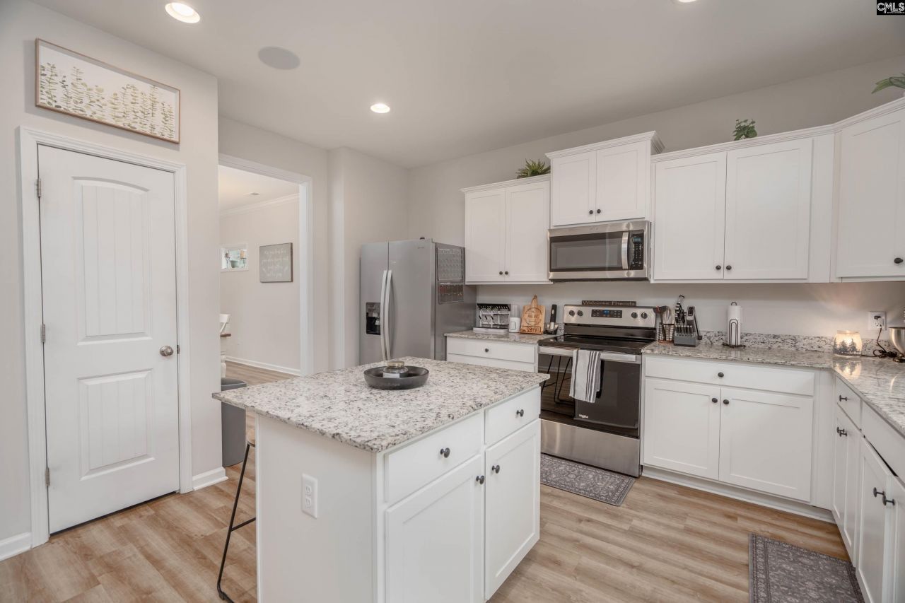 413 Blue Artesian Way Photo 11