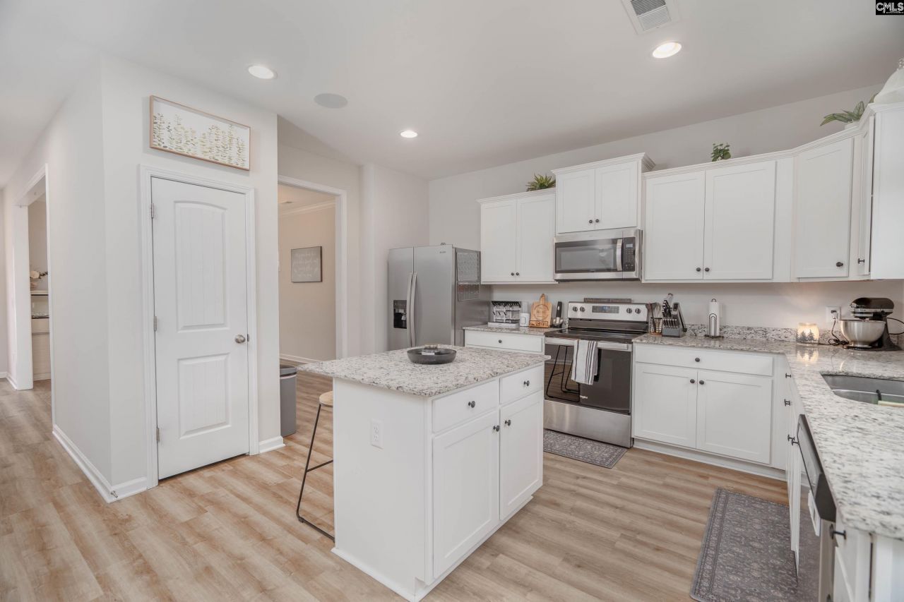 413 Blue Artesian Way  Photo 12