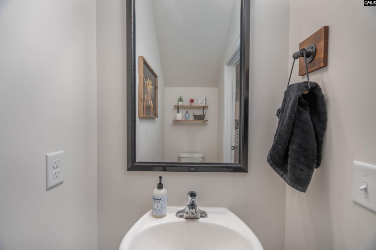 413 Blue Artesian Way Photo 13