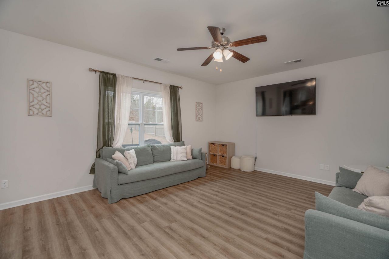 413 Blue Artesian Way Photo 17