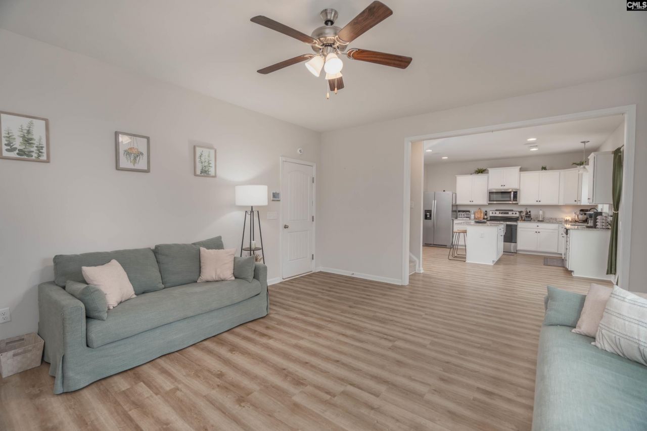 413 Blue Artesian Way Photo 18