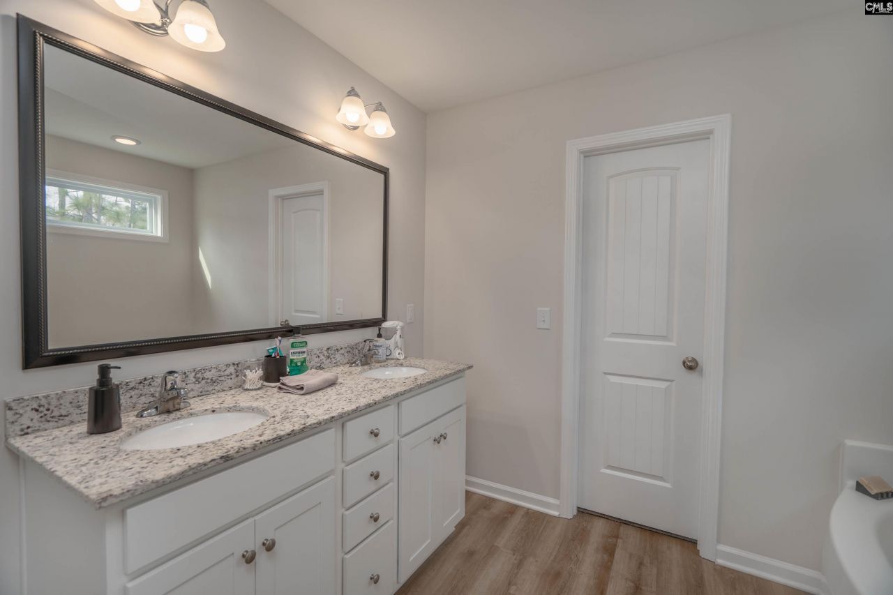 413 Blue Artesian Way Photo 31