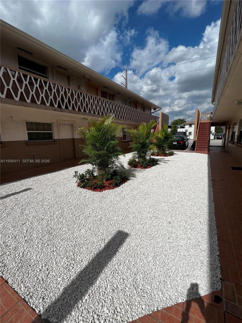 654 W 29th St, Unit 1, Hialeah, FL 33012 Photo