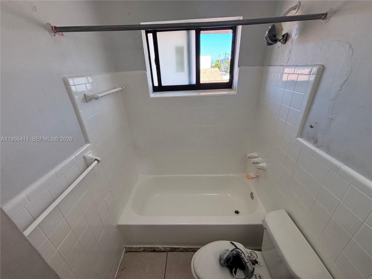 654 W 29th St, Unit 1, Hialeah, FL 33012 Photo