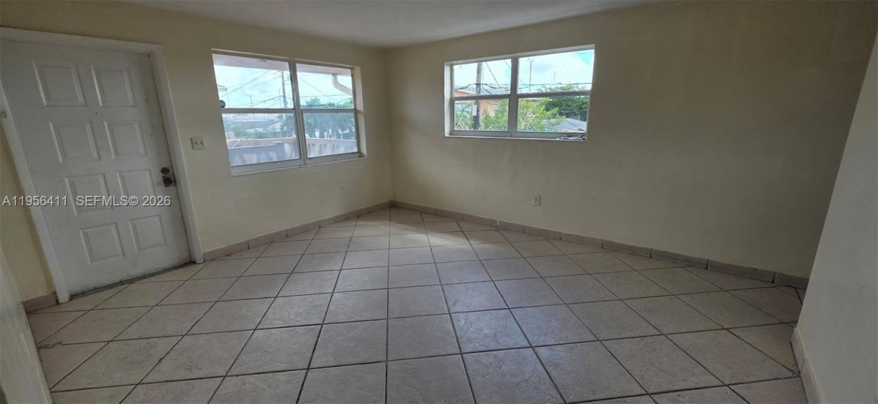 654 W 29th St, Unit 1, Hialeah, FL 33012 Photo