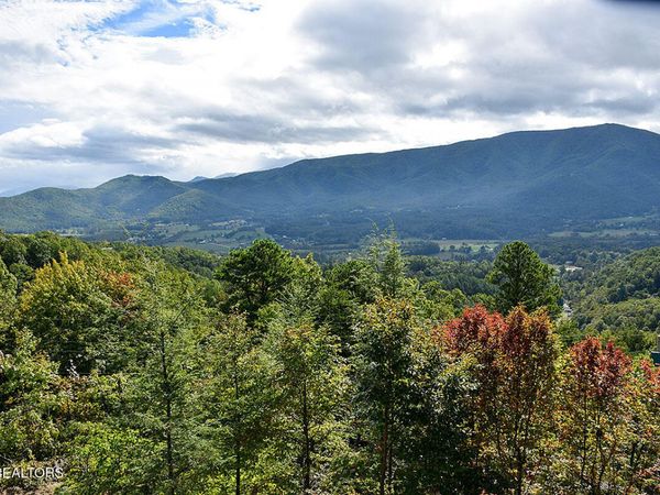 2602 Hatcher Mountain Rd, Sevierville, TN 37862