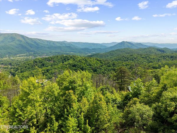 2602 Hatcher Mountain Rd, Sevierville, TN 37862