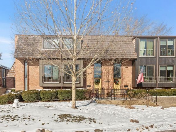 436 W Russell Street, Unit 5-436, Barrington, IL 60010