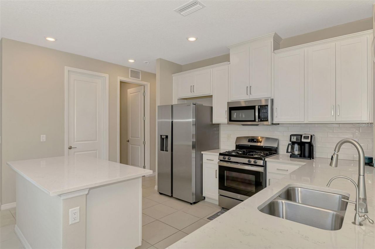 6310 Grandview Hill Court, Bradenton, FL 34203 Photo