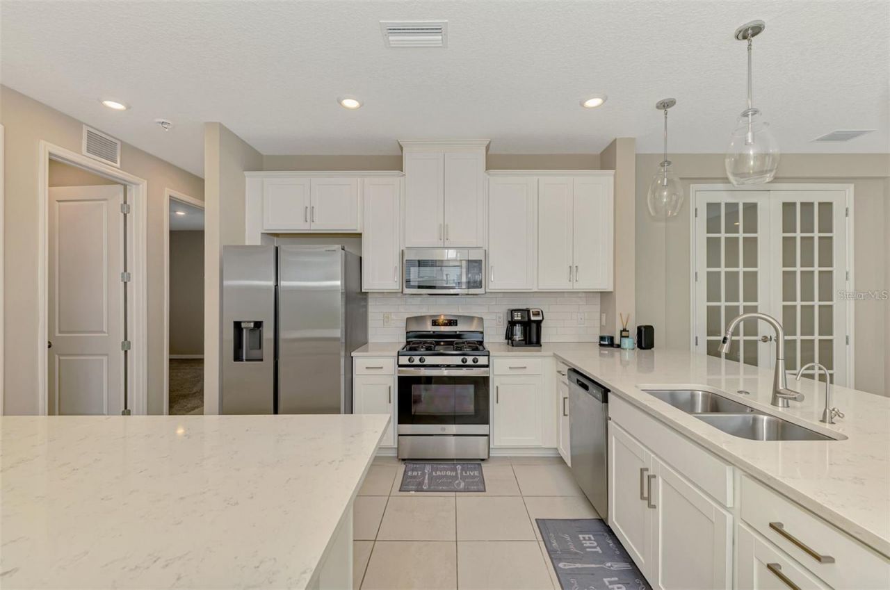 6310 Grandview Hill Court, Bradenton, FL 34203 Photo