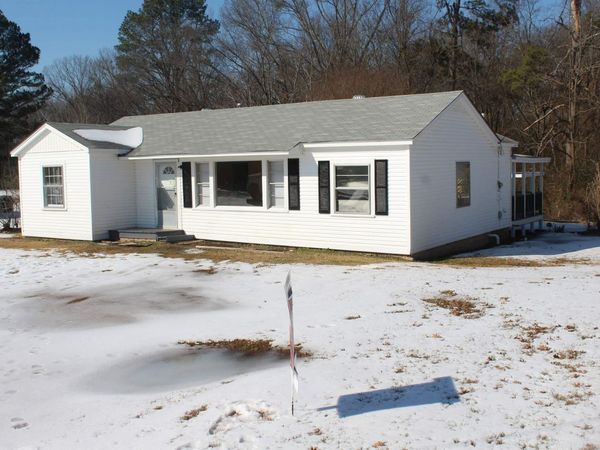 500 CHERRY Drive, Hope, AR 71801