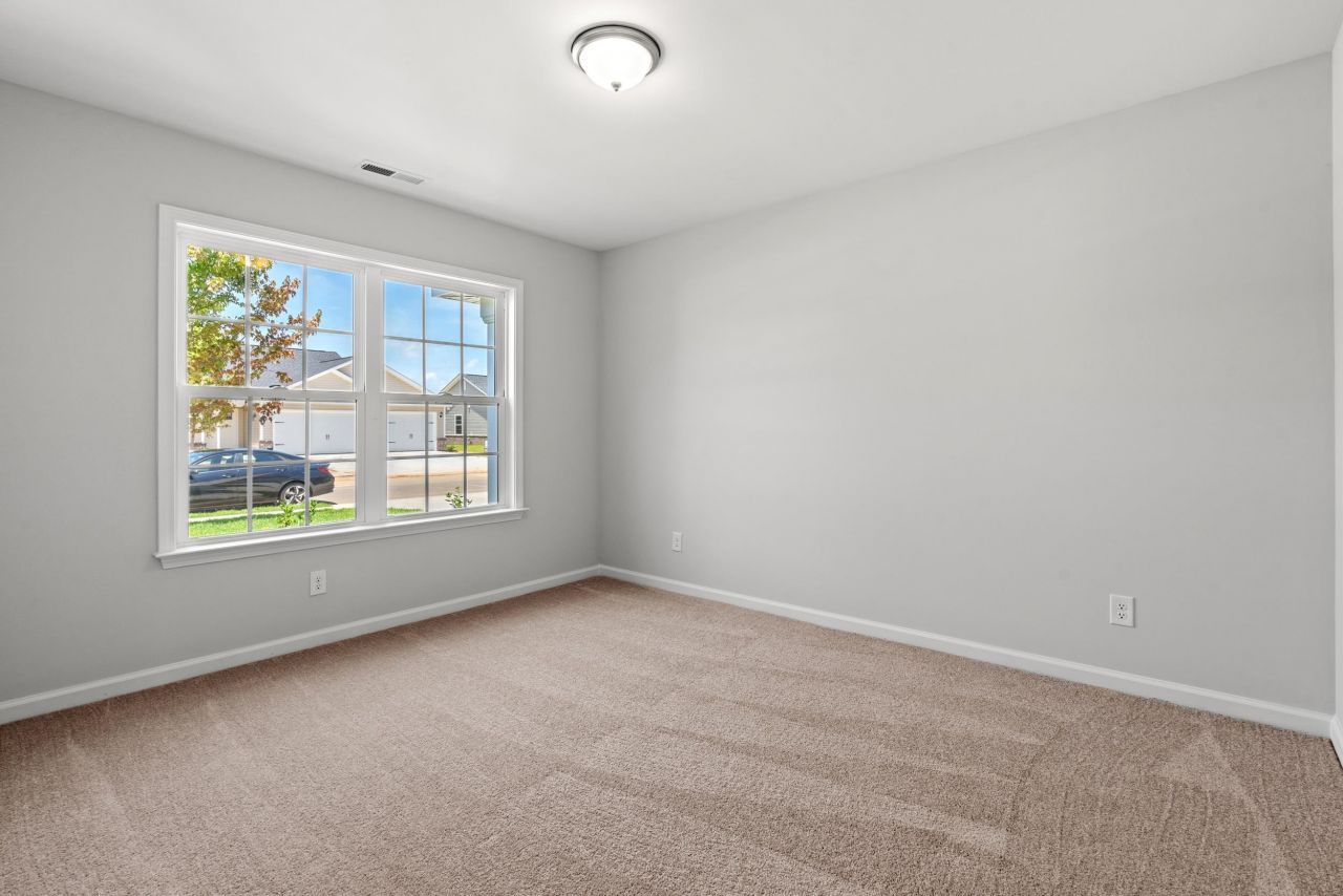 5015 Shore Breeze Dr. Photo 11