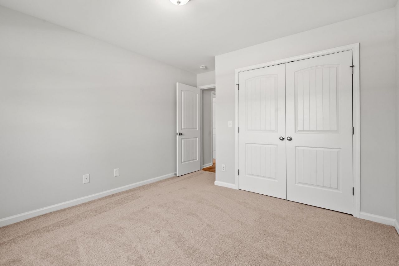 5015 Shore Breeze Dr. Photo 12