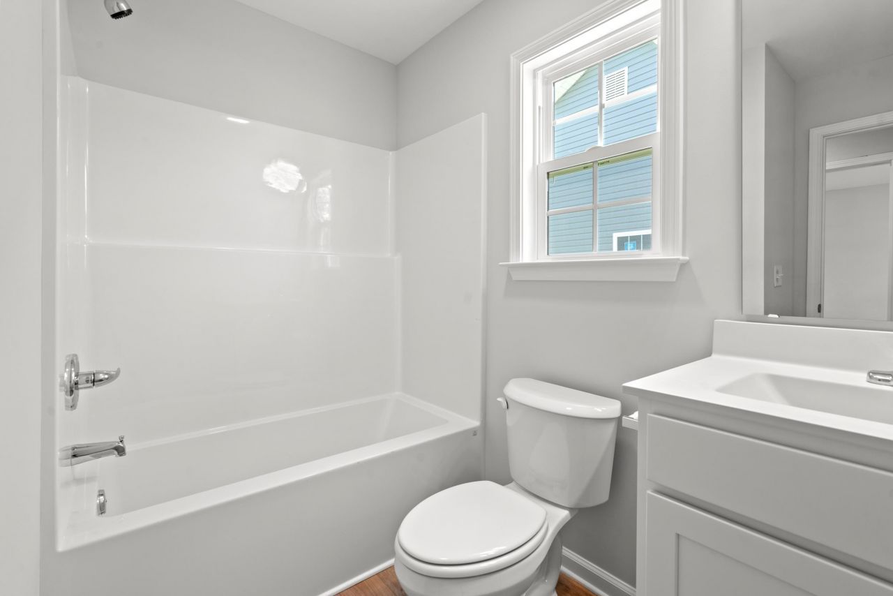 5015 Shore Breeze Dr. Photo 13