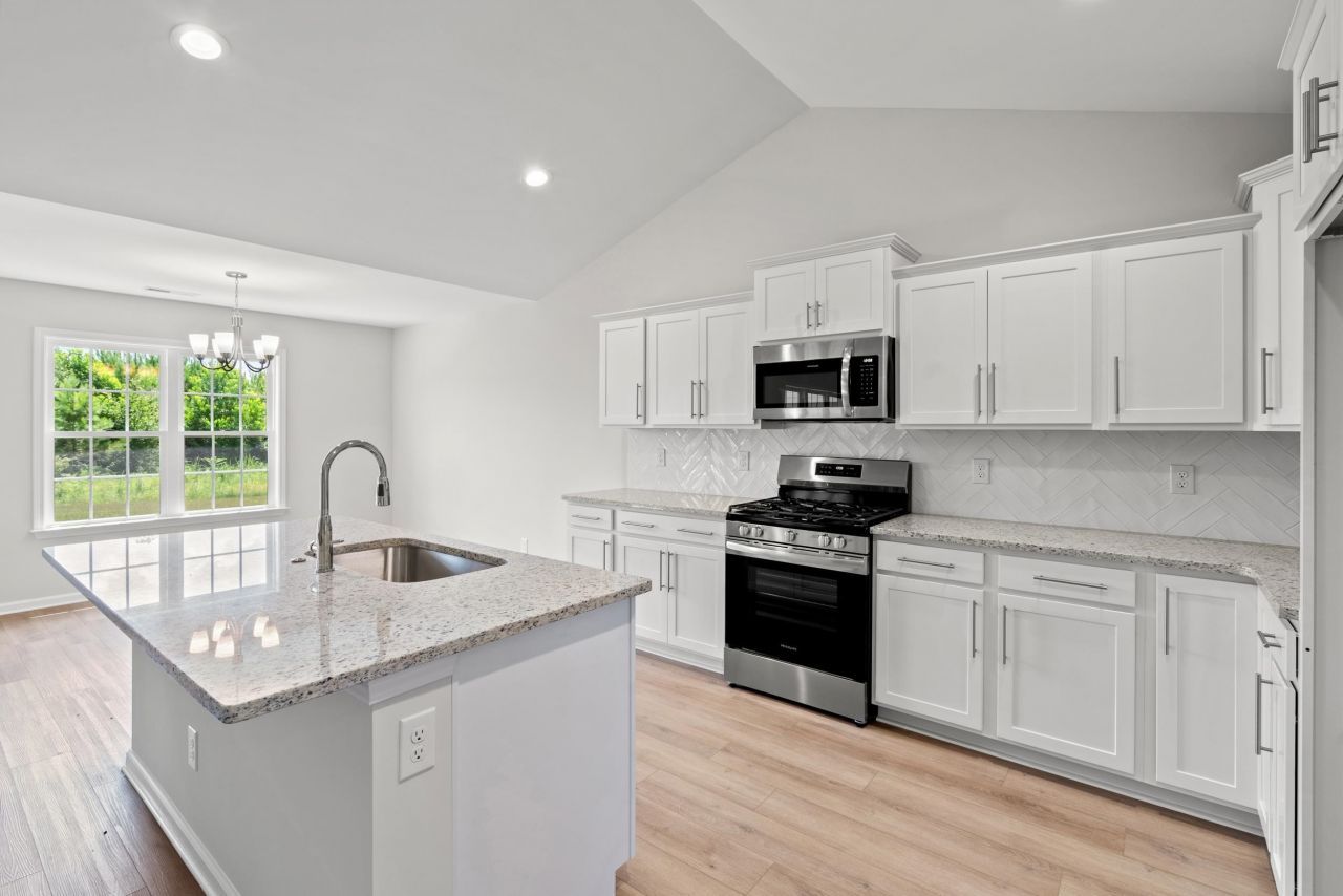 5015 Shore Breeze Dr. Photo 5