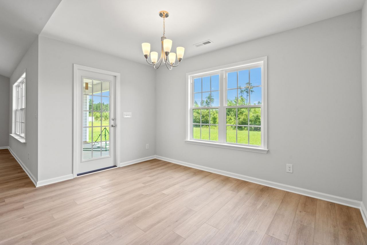 5015 Shore Breeze Dr. Photo 6