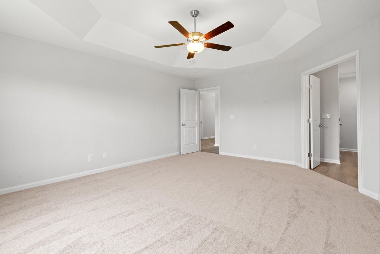 5015 Shore Breeze Dr. Photo 8